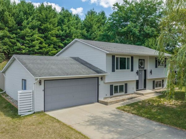 937 Justin Circle, Reedsburg, WI 53959