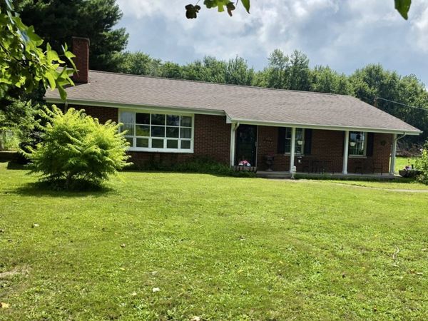 2646 N Farmingdale Road, Pleasant Plains, IL 62677