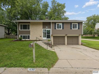 1230 N 146th Plaza, Omaha, NE 68154