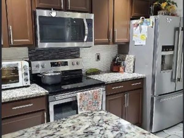 132 Sparrow Dr , Unit B, Royal Palm Beach, FL 33411