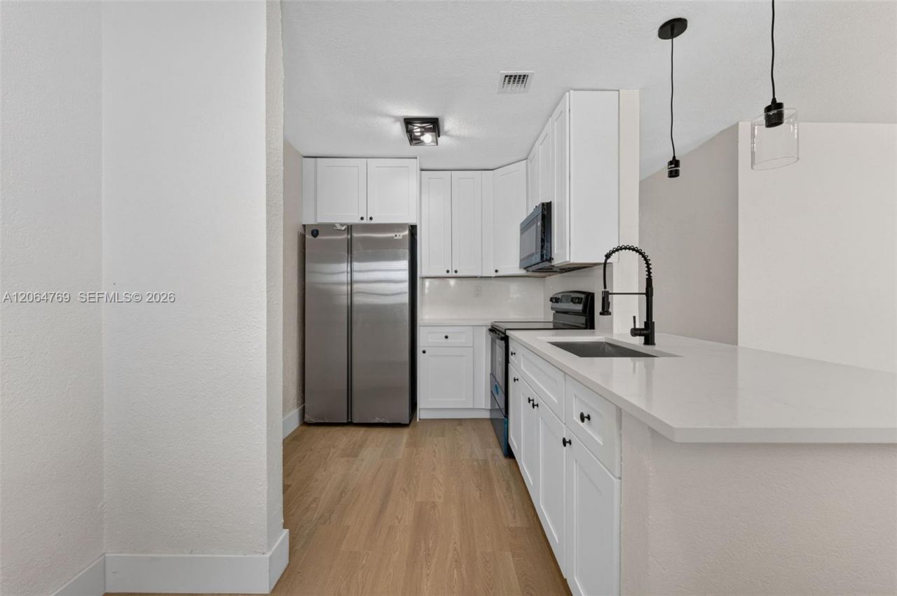 1583 NE 152nd St, North Miami Beach, FL 33162 Photo