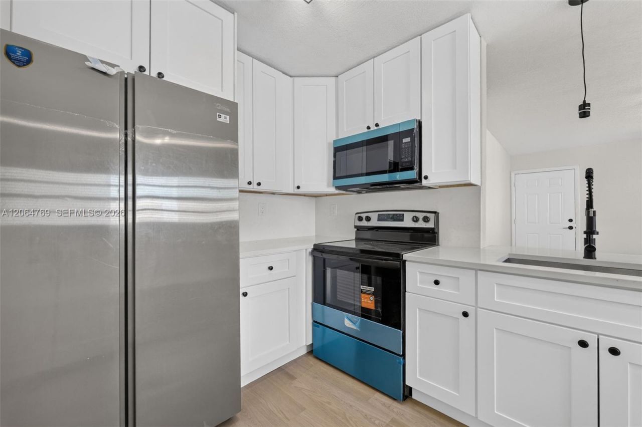 1583 NE 152nd St, North Miami Beach, FL 33162 Photo