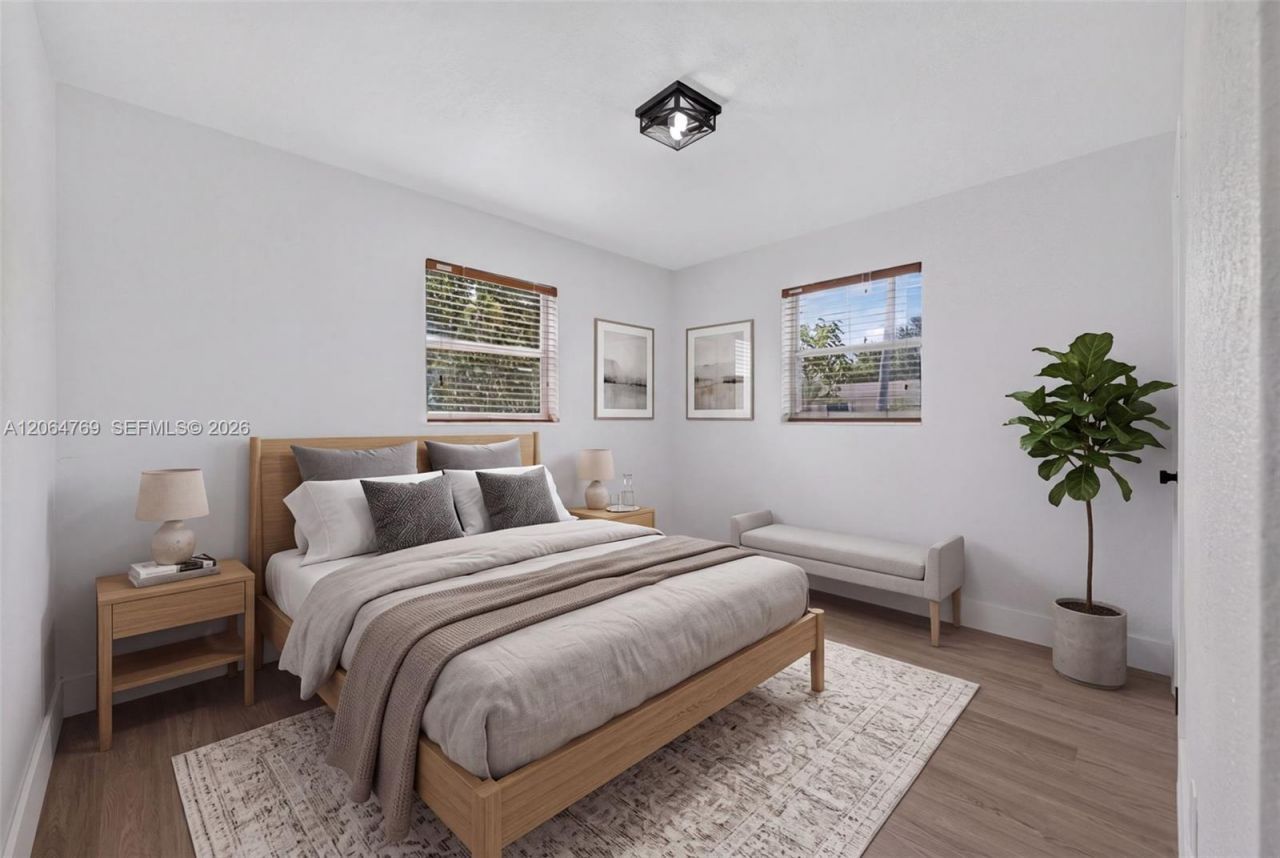 1583 NE 152nd St, North Miami Beach, FL 33162 Photo