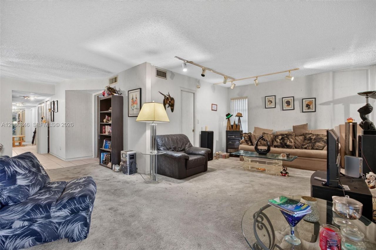 3772 Inverrary Blvd , Unit 101, Lauderhill, FL 33319 Photo