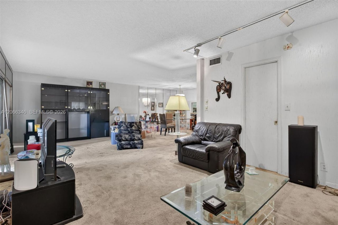 3772 Inverrary Blvd , Unit 101, Lauderhill, FL 33319 Photo