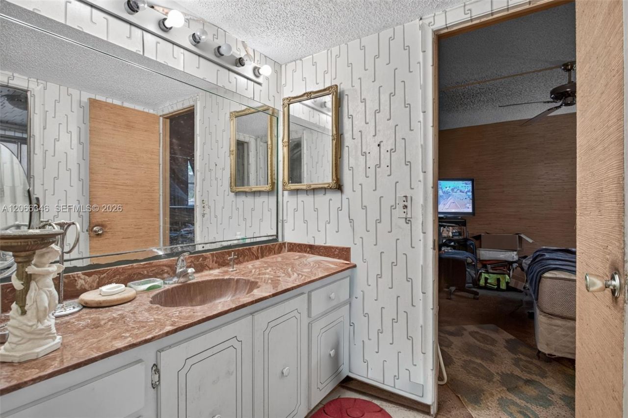 3772 Inverrary Blvd , Unit 101, Lauderhill, FL 33319 Photo