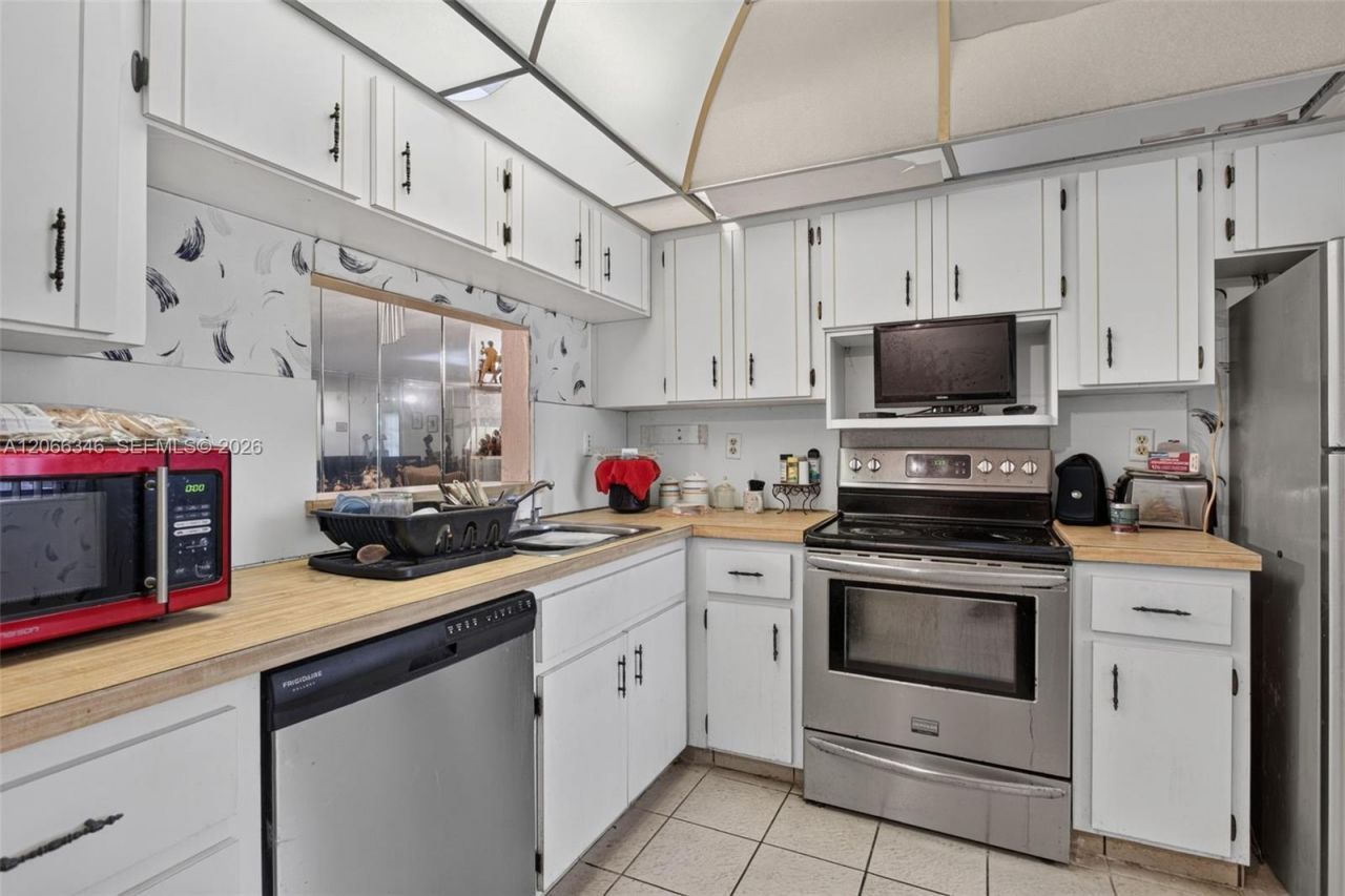 3772 Inverrary Blvd , Unit 101, Lauderhill, FL 33319 Photo