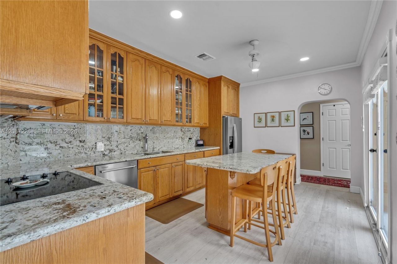 6605 Maynada St , Coral Gables, FL 33146 Photo