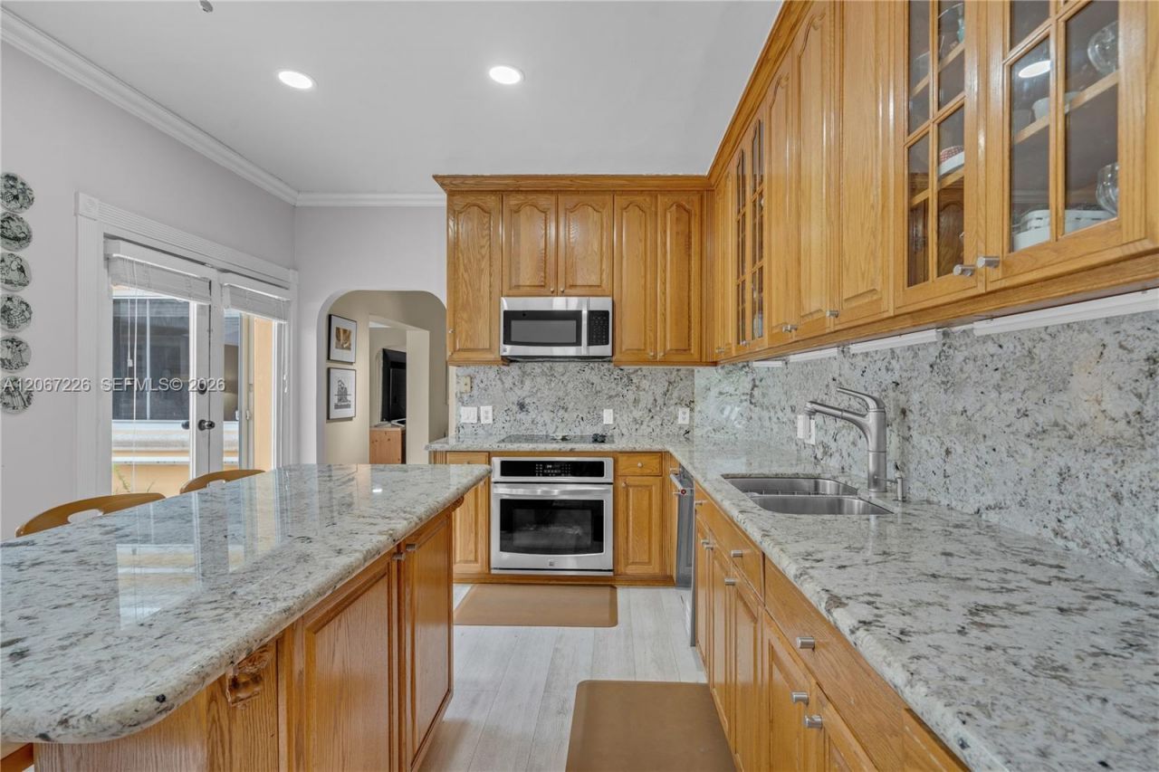 6605 Maynada St , Coral Gables, FL 33146 Photo