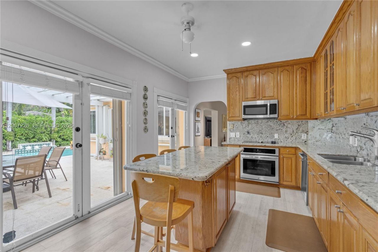 6605 Maynada St , Coral Gables, FL 33146 Photo