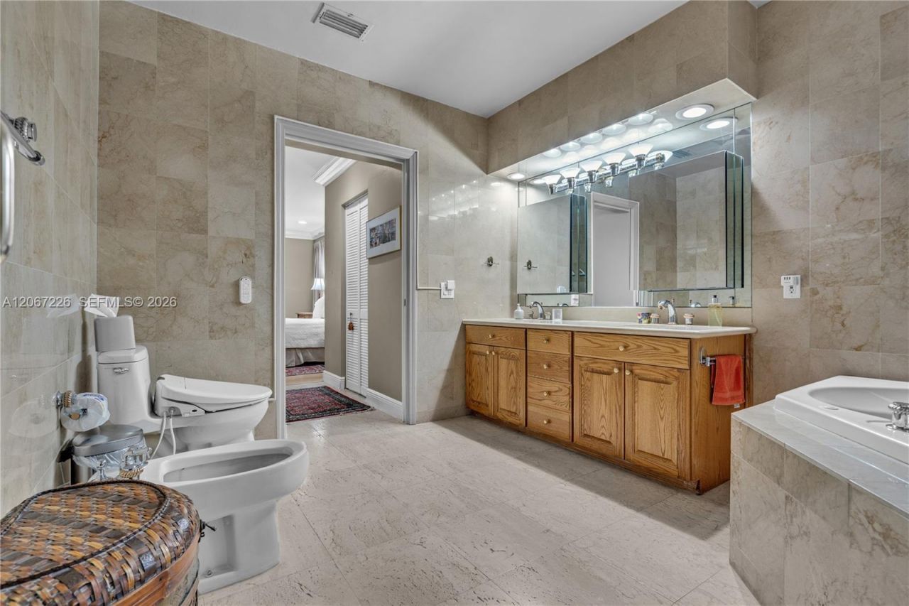 6605 Maynada St , Coral Gables, FL 33146 Photo