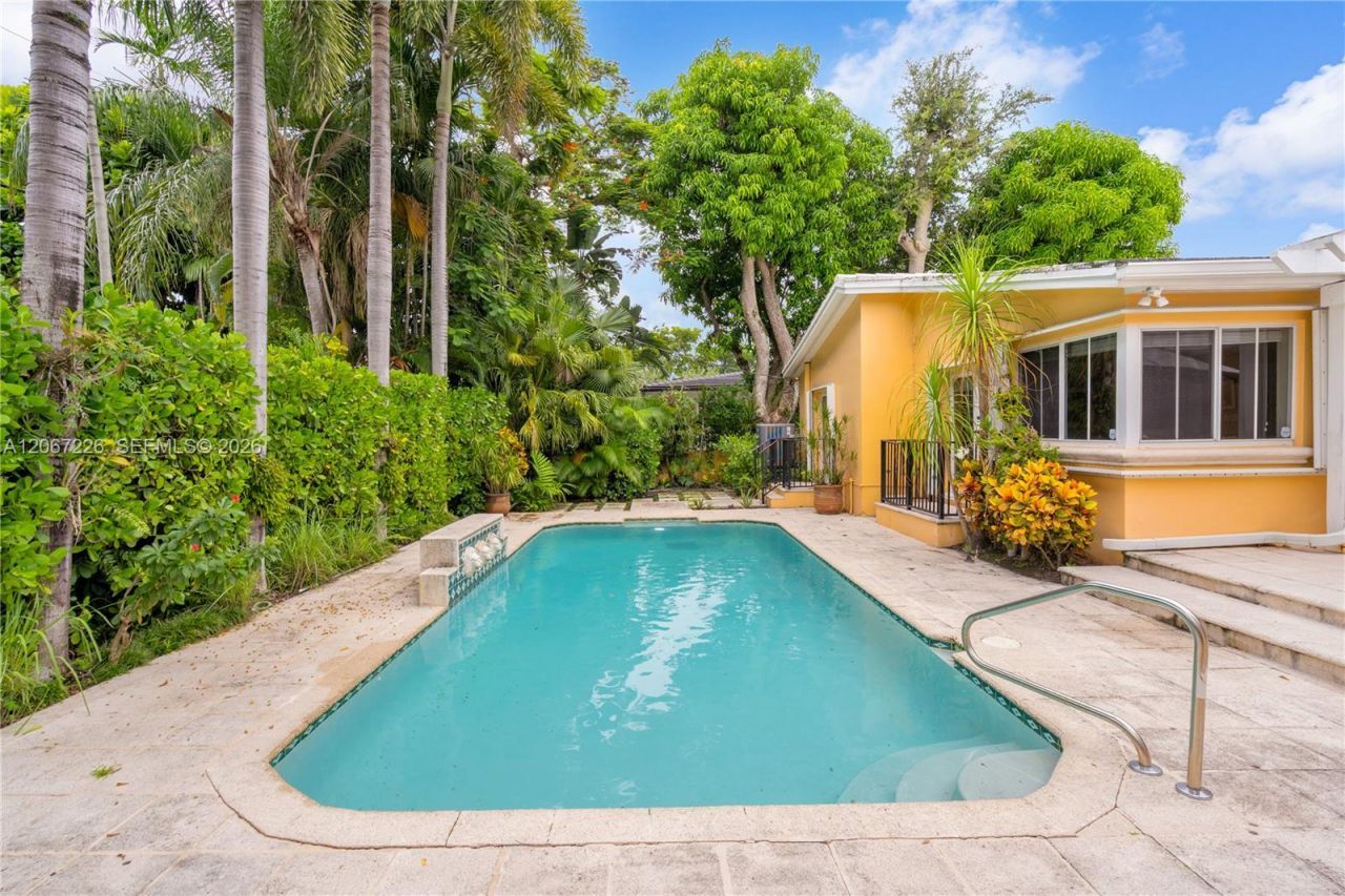 6605 Maynada St , Coral Gables, FL 33146 Photo