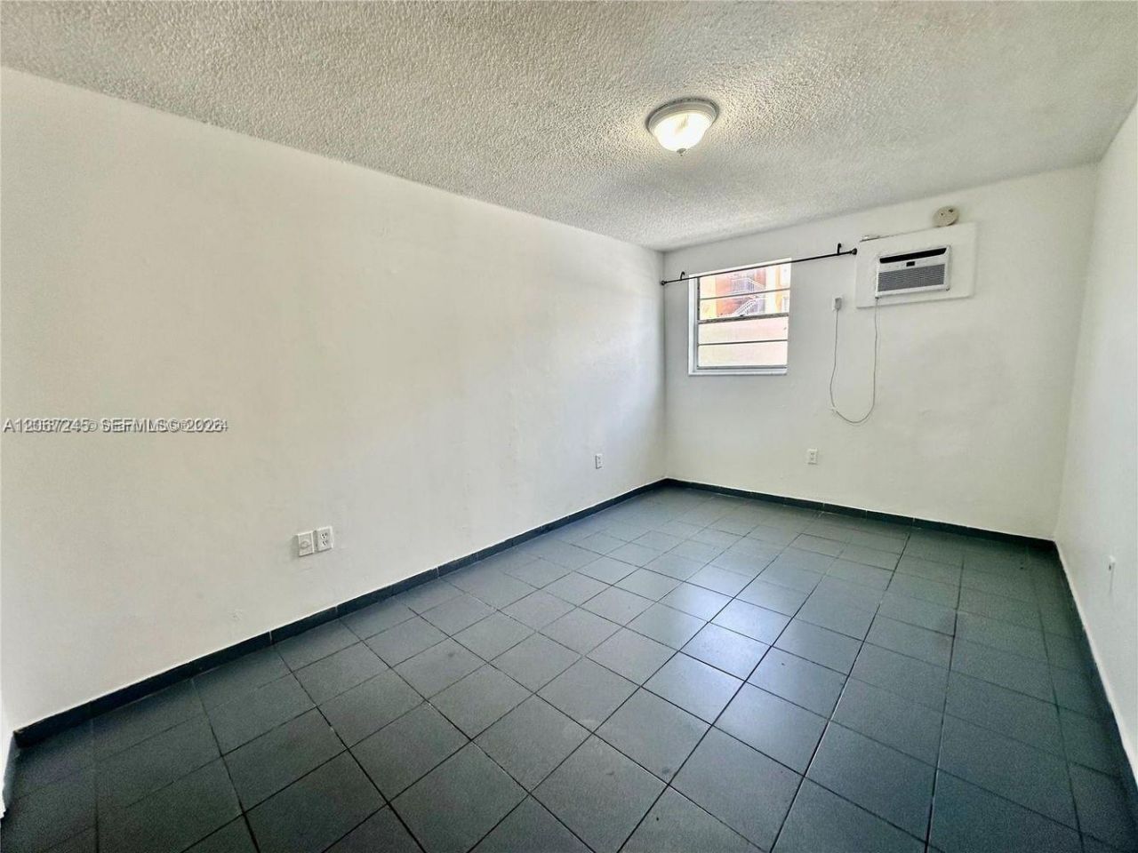 718 SW 11th Ave , Unit 8, Miami, FL 33130 Photo