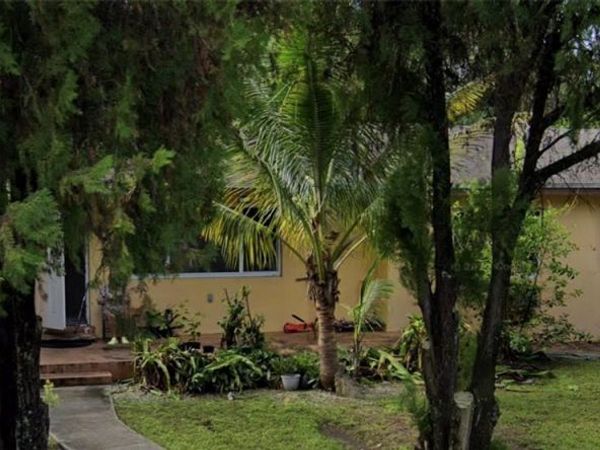 1250 NE 115th St, Unit 3, Miami, FL 33161