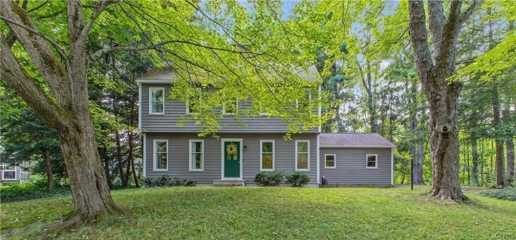 8699 Carpenter Road, Baldwinsville, NY 13027 Main Photo