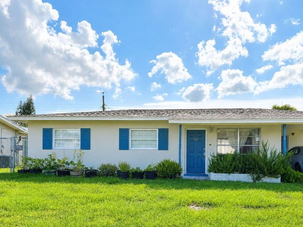 758 Comanche Avenue , Melbourne, FL 32935
