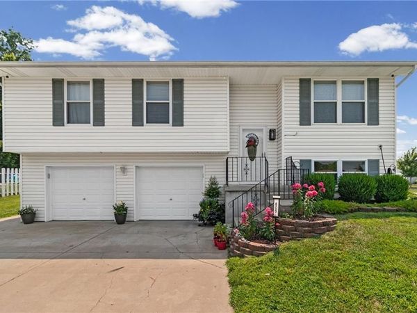 805 W Royle Street, Richmond, MO 64085