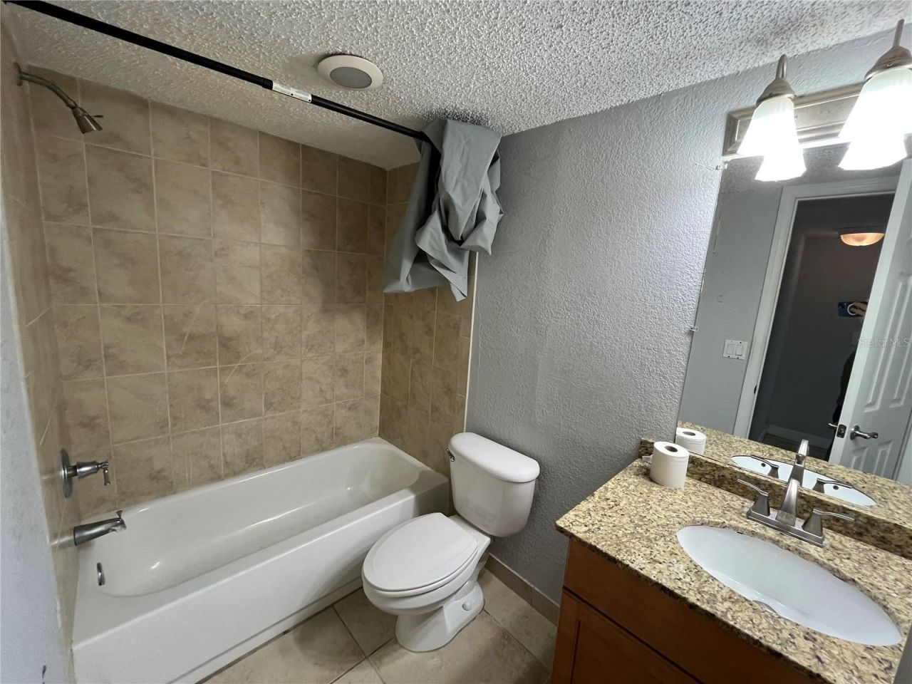2610 Coconut Bay Ln Lane , Unit 733, Sarasota, FL 34237 Photo