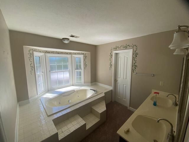 118 Sassafras Road Photo 8