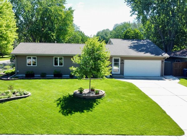 6690 Berkshire Lane N, Maple Grove, MN 55311