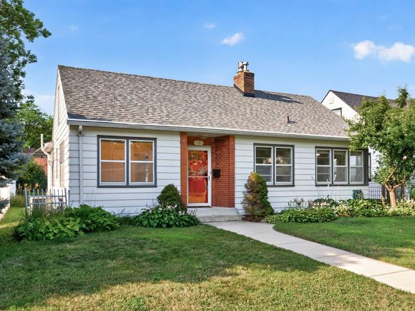 1482 Idaho Avenue W, Falcon Heights, MN 55108