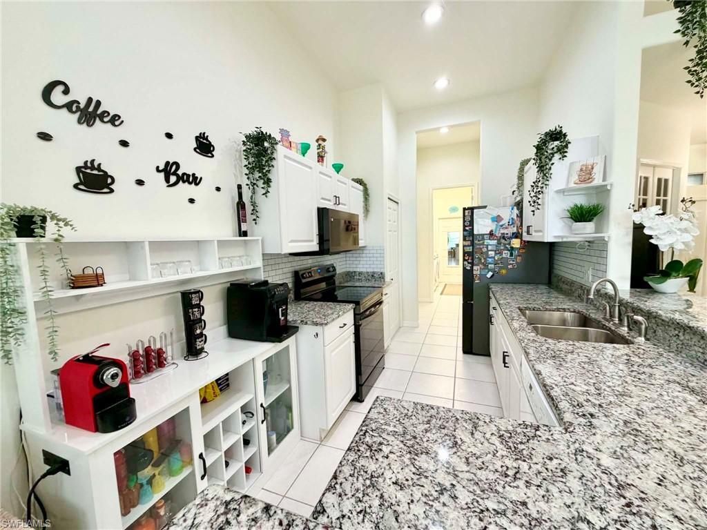 9052 Leatherwood Loop , Lehigh Acres, FL 33936 Photo