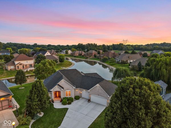 2334 S Richman Circle , New Palestine, IN 46163