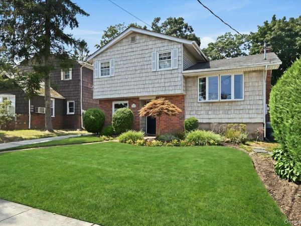 1981 Lenox Avenue , East Meadow, NY 11554