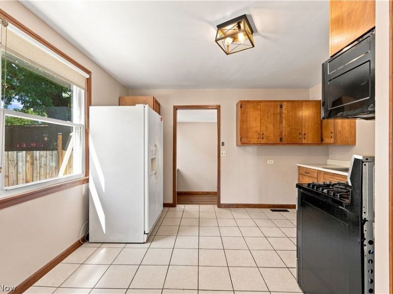 1431 SW Brooklyn Avenue , Canton, OH 44710 Photo 9