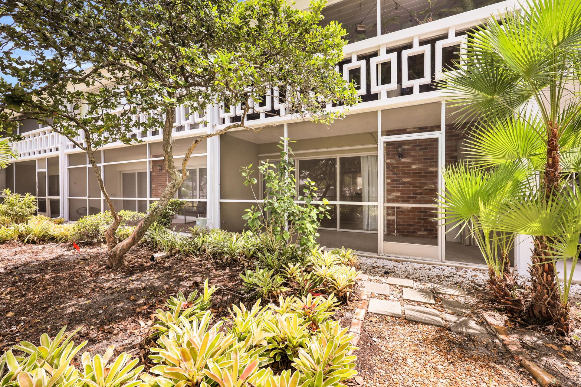 91 Willow Road, Unit 104, Tequesta, FL 33469 Photo