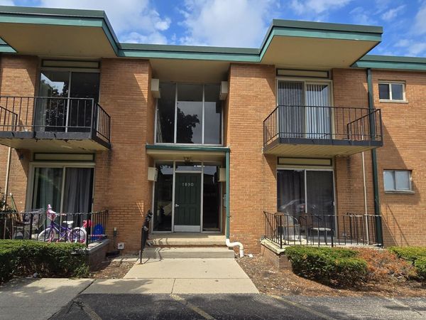 1890 Axtell Drive, Unit 5, Troy, MI 48084
