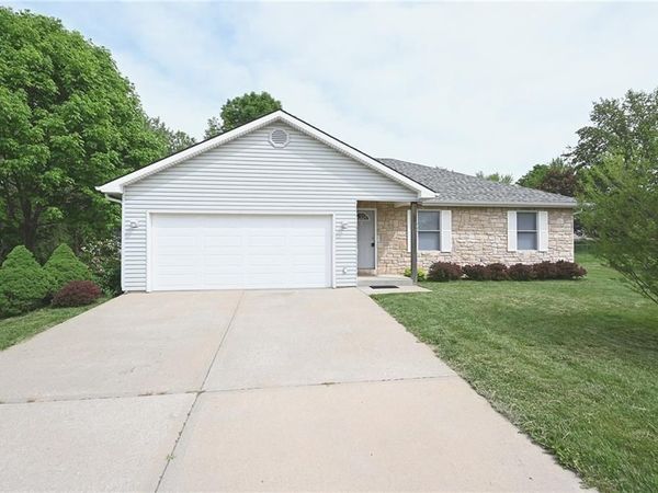 14 Sandi Circle, Dearborn, MO 64439