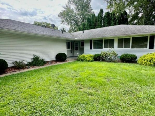 30 CASCADE Terrace, Burlington, IA 52601