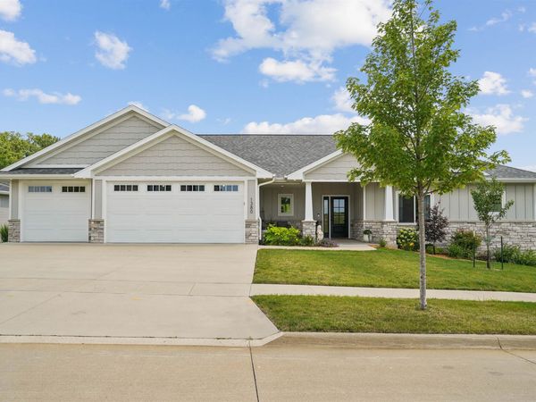 1380 Cedar Trail, Dubuque, IA 52003