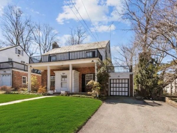 8 PLYMOUTH Road , Great Neck, NY 11023