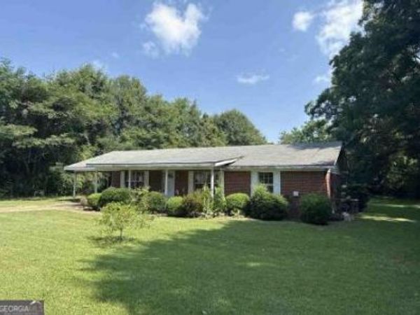 33 Bridges Street, Notasulga, AL 36866