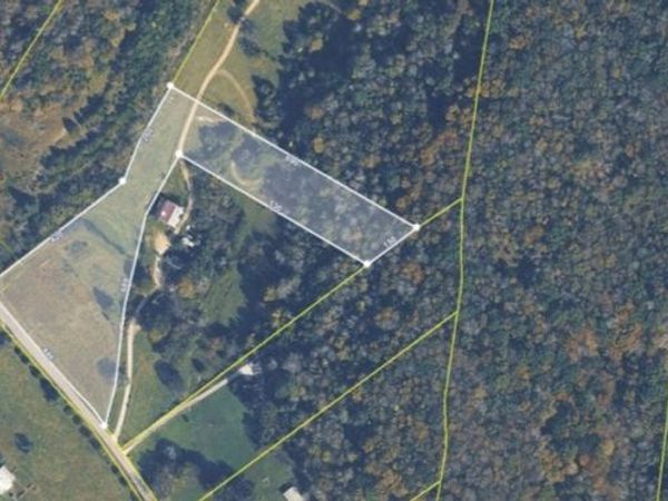 425 Campbell Hollow Rd , Bethpage, TN 37022