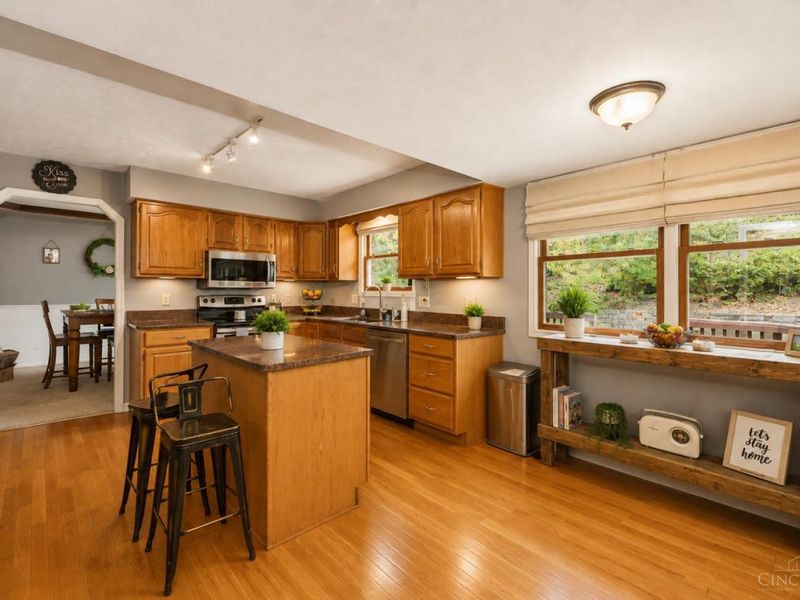 2590 Westbourne Drive, Cincinnati, OH 45248 Photo 11
