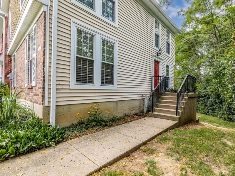 10865 Lakehurst Court, Sycamore Township, OH 45242 Photo 1