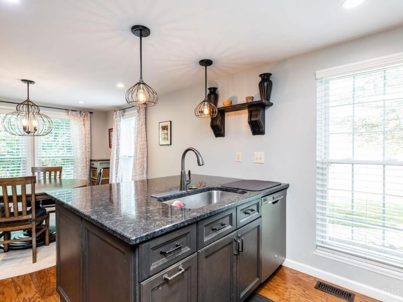 10865 Lakehurst Court, Sycamore Township, OH 45242 Photo 12