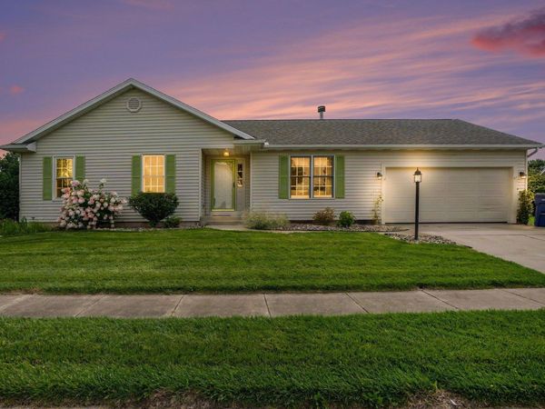 52172 Windermere Drive, Granger, IN 46530