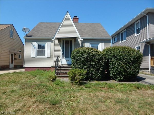 7432 Outlook Avenue , Brooklyn, OH 44144