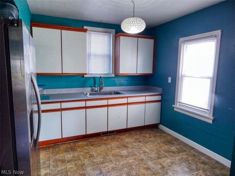 7432 Outlook Avenue , Brooklyn, OH 44144 Photo 4