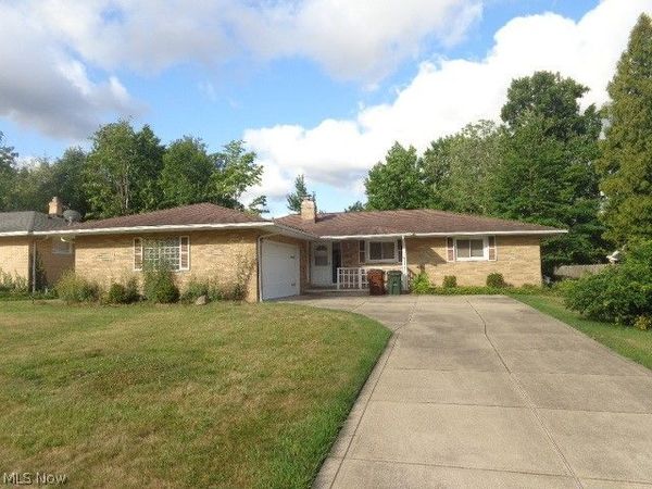 7270 Lakeview Drive , Parma, OH 44129