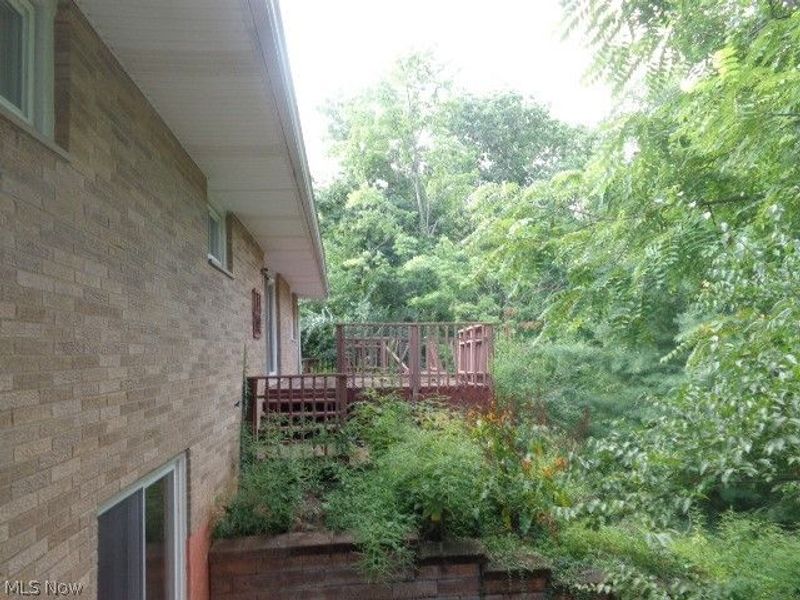 7270 Lakeview Drive, Parma, OH 44129 Photo 2