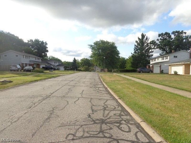 7270 Lakeview Drive, Parma, OH 44129 Photo 31
