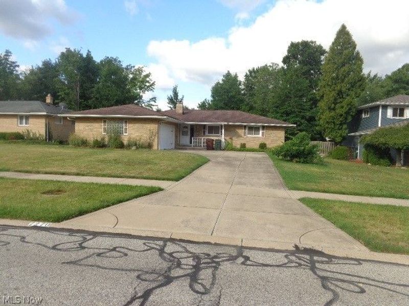 7270 Lakeview Drive, Parma, OH 44129 Photo 6