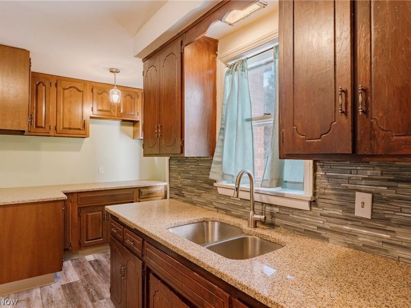 3826 Grosvenor Road , South Euclid, OH 44118 Photo 13