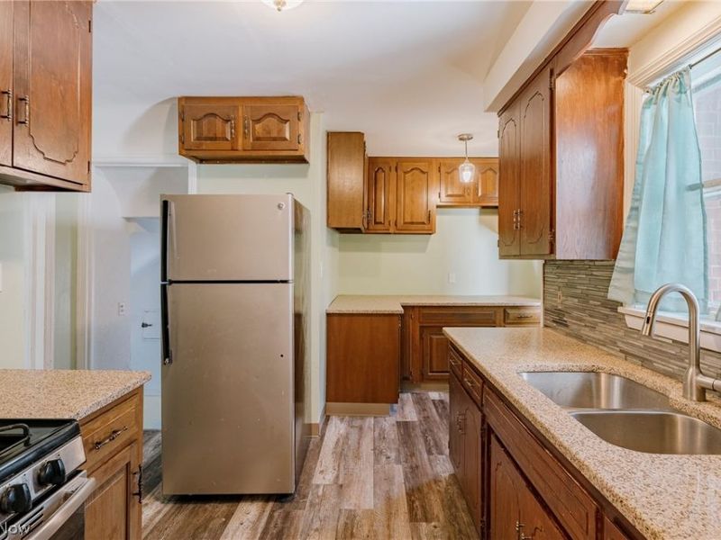 3826 Grosvenor Road , South Euclid, OH 44118 Photo 14