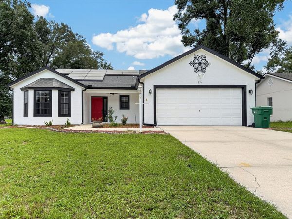 370 CARRIAGE LANE, LADY LAKE, FL 32159